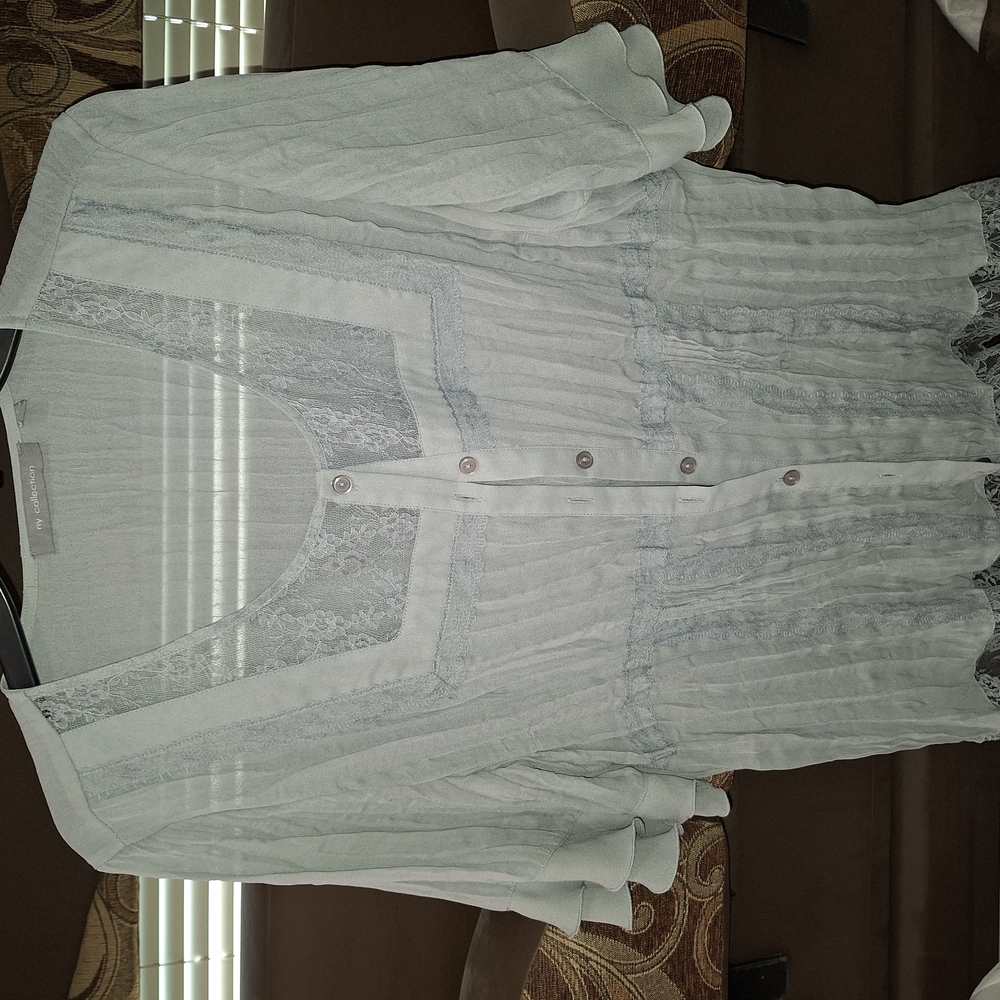 NY Collection Gray Sleeveless Pleated Blouse